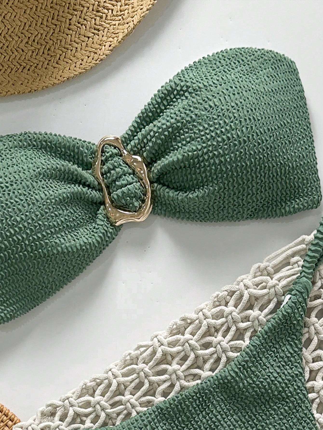 Ensemble bikini sans bretelles jacquard uni avec décor métal