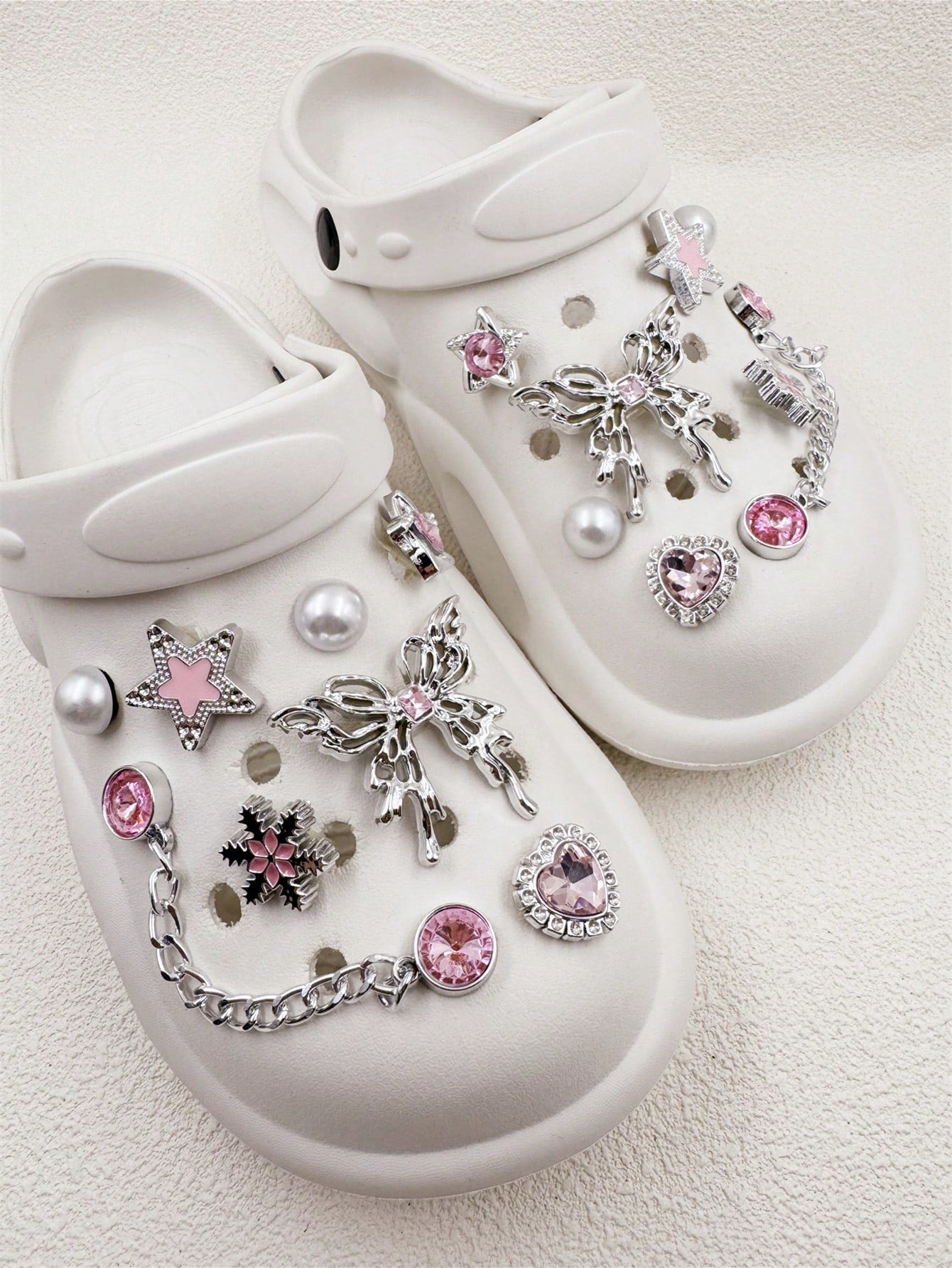 16 Décorations Cœur Résine avec Perles et Strass pour Chaussures