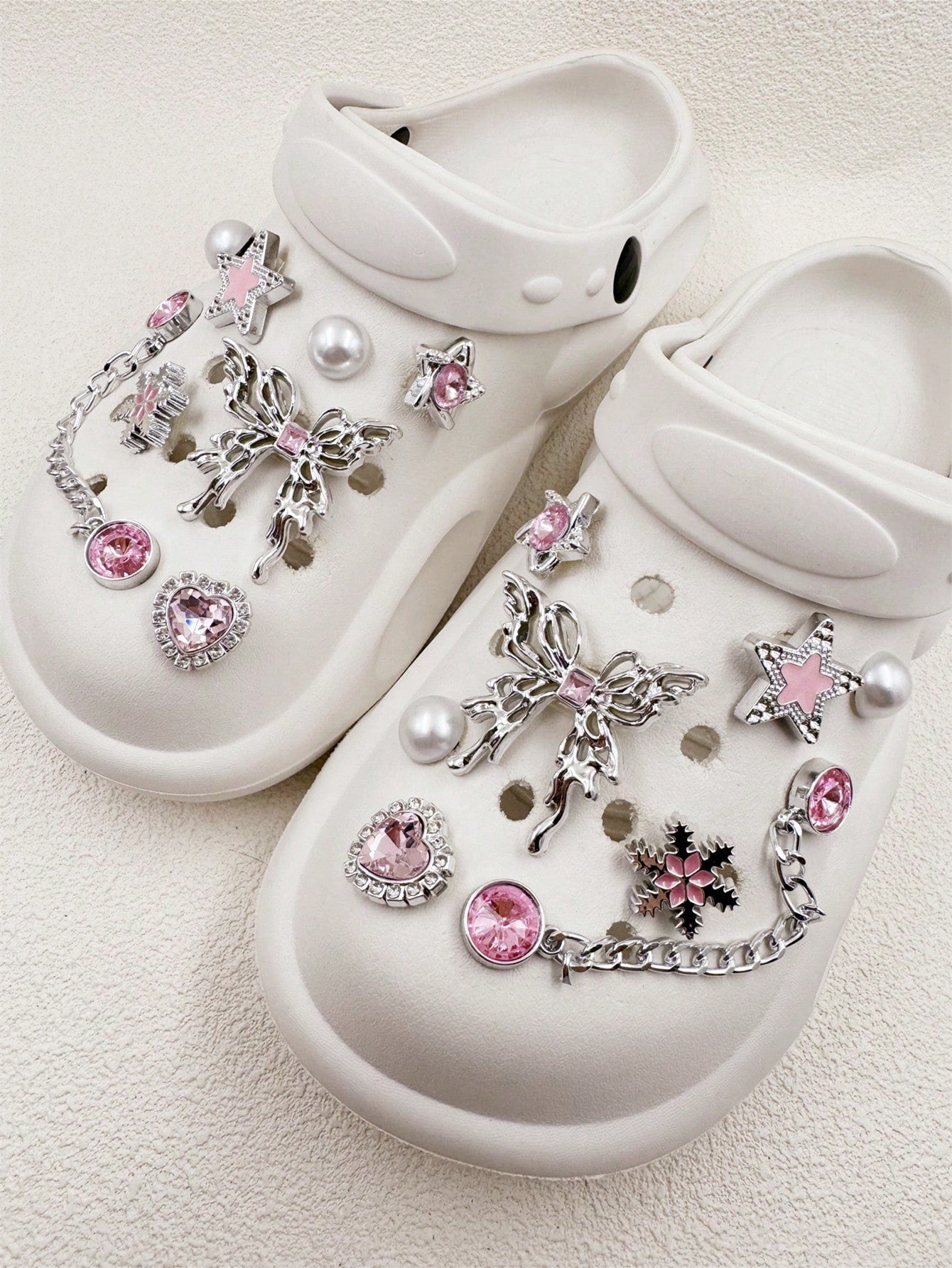 16 Décorations Cœur Résine avec Perles et Strass pour Chaussures