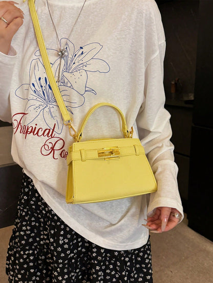 Sac à main carré jaune, sangle réglable, léger et pratique