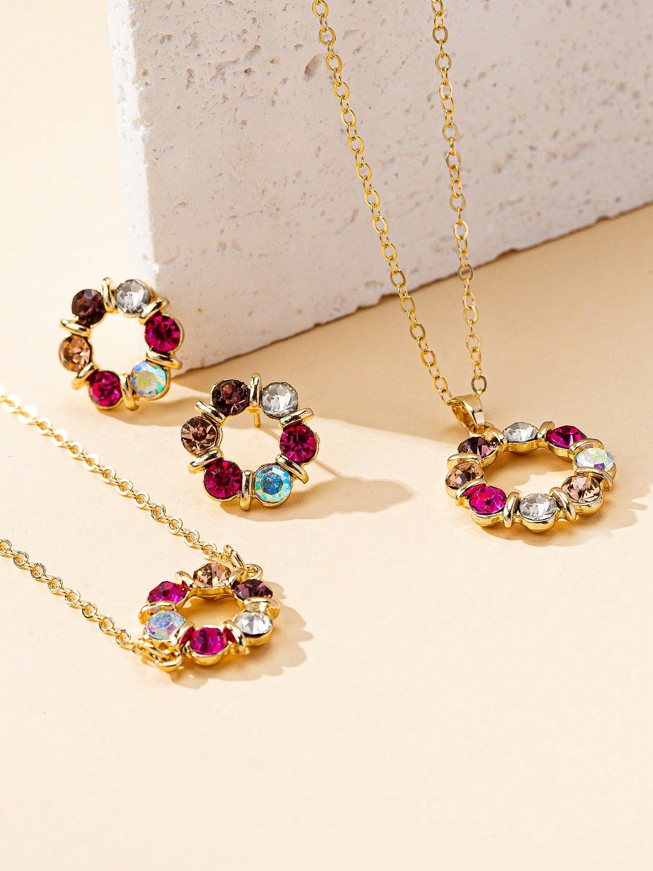 Ensemble 4 bijoux diamants colorés femme