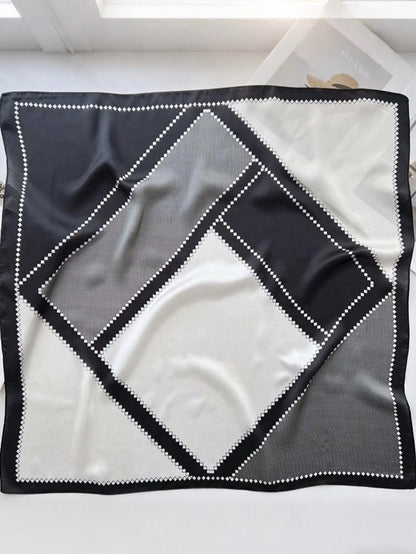 Foulard carré 70cm en faux soie imprimé cachemire