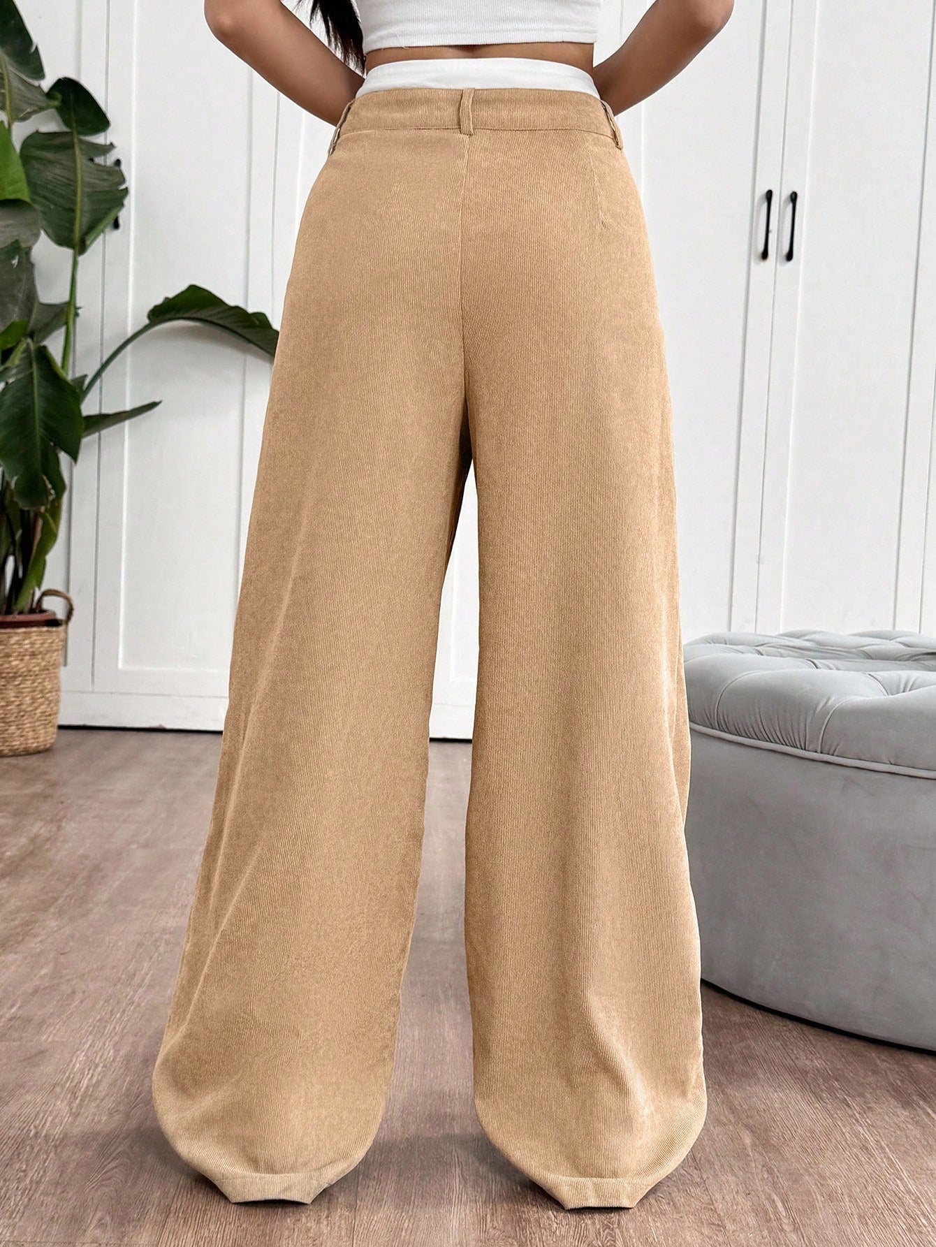 Pantalon ample en velours côtelé avec ceinture