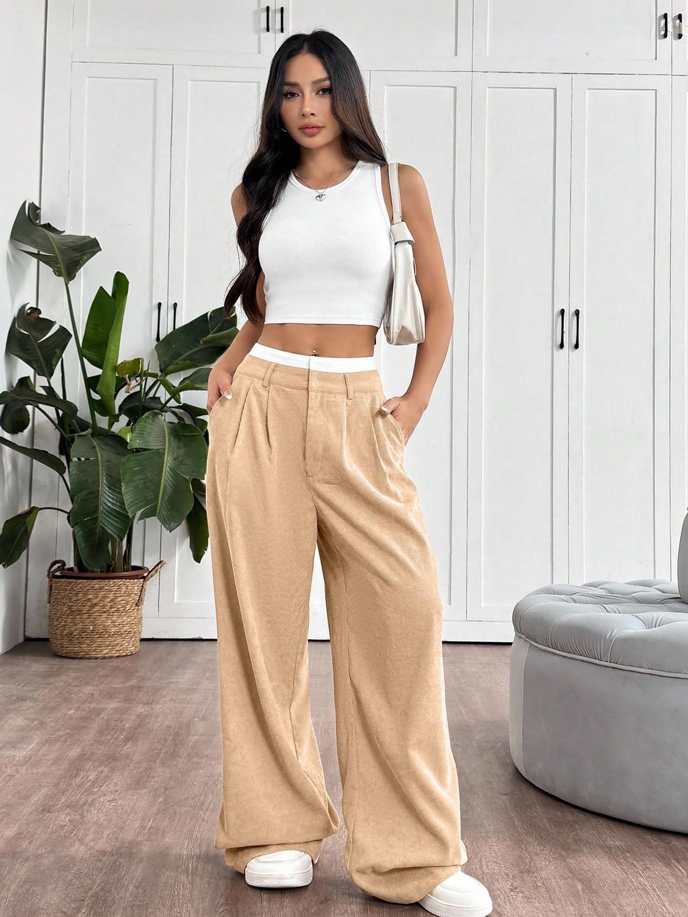 Pantalon ample en velours côtelé avec ceinture