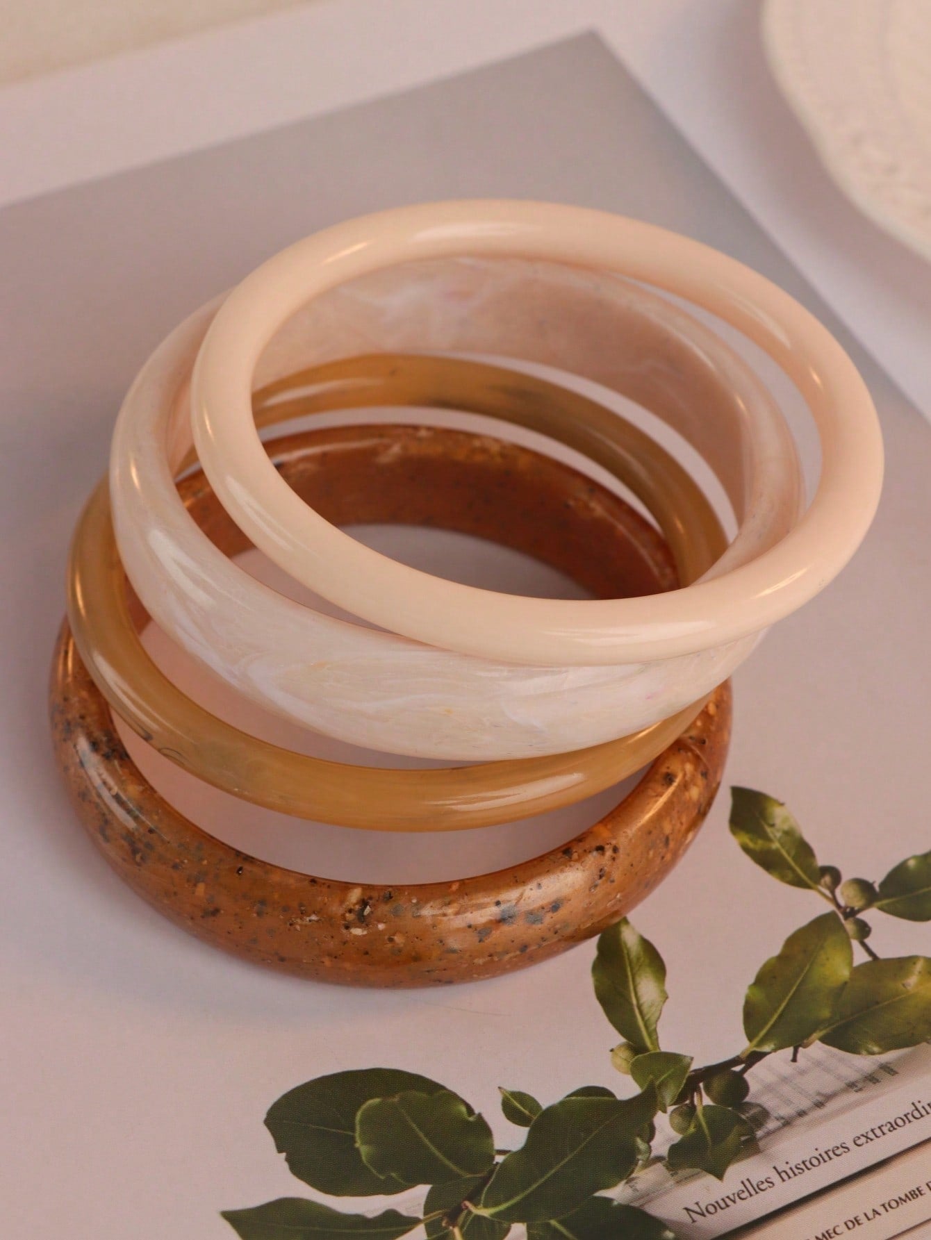 Set de 4 bracelets rétro acrylique pour femmes