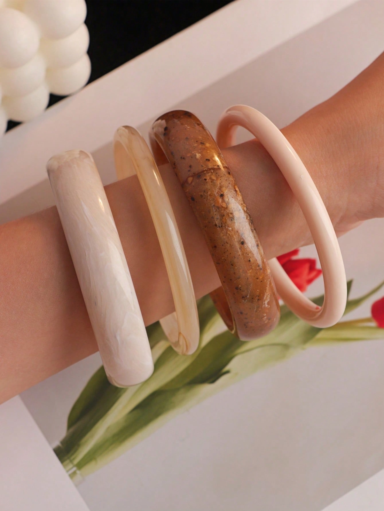 Set de 4 bracelets rétro acrylique pour femmes