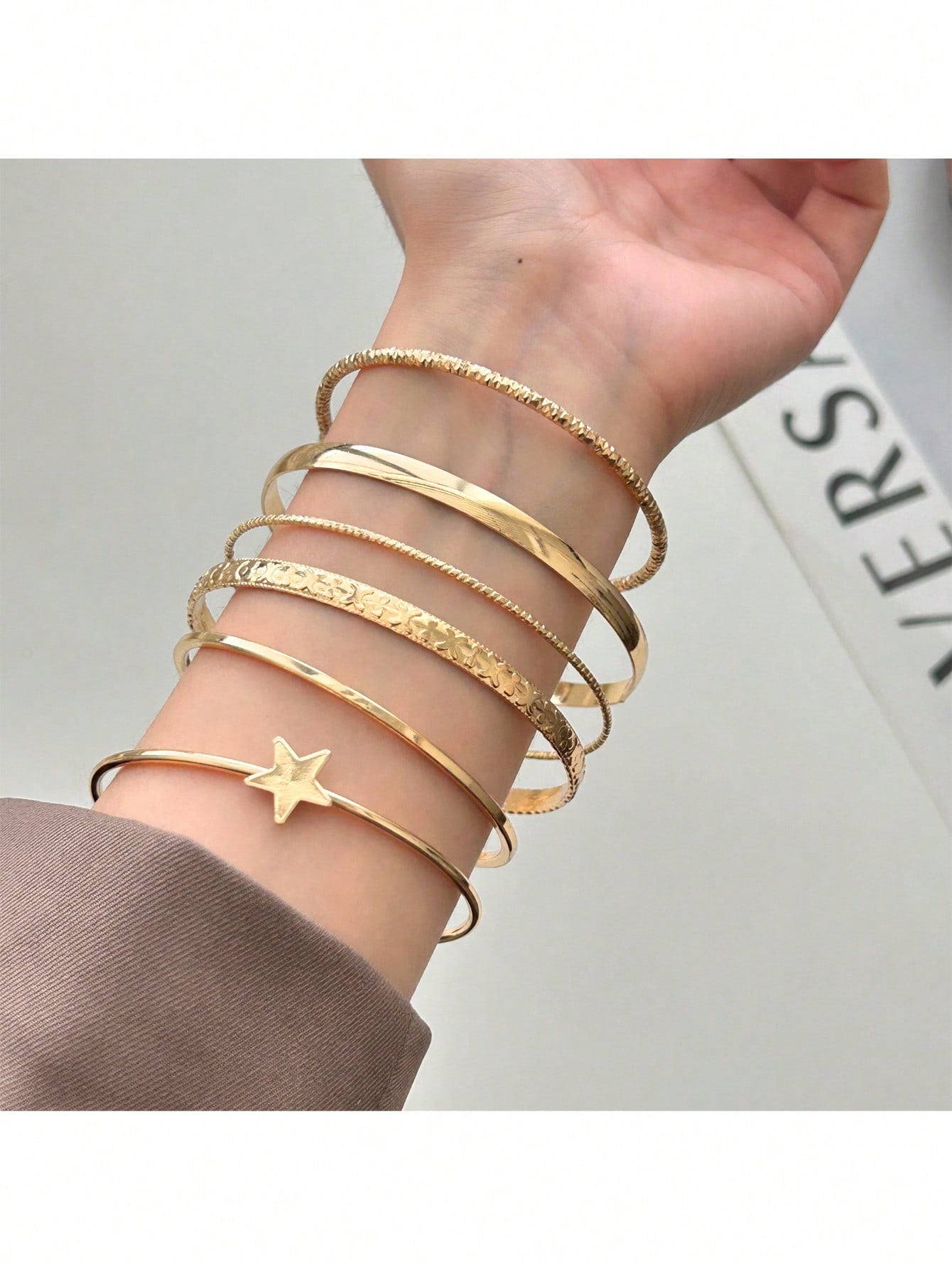 6 bracelets joncs étoilés pour femmes