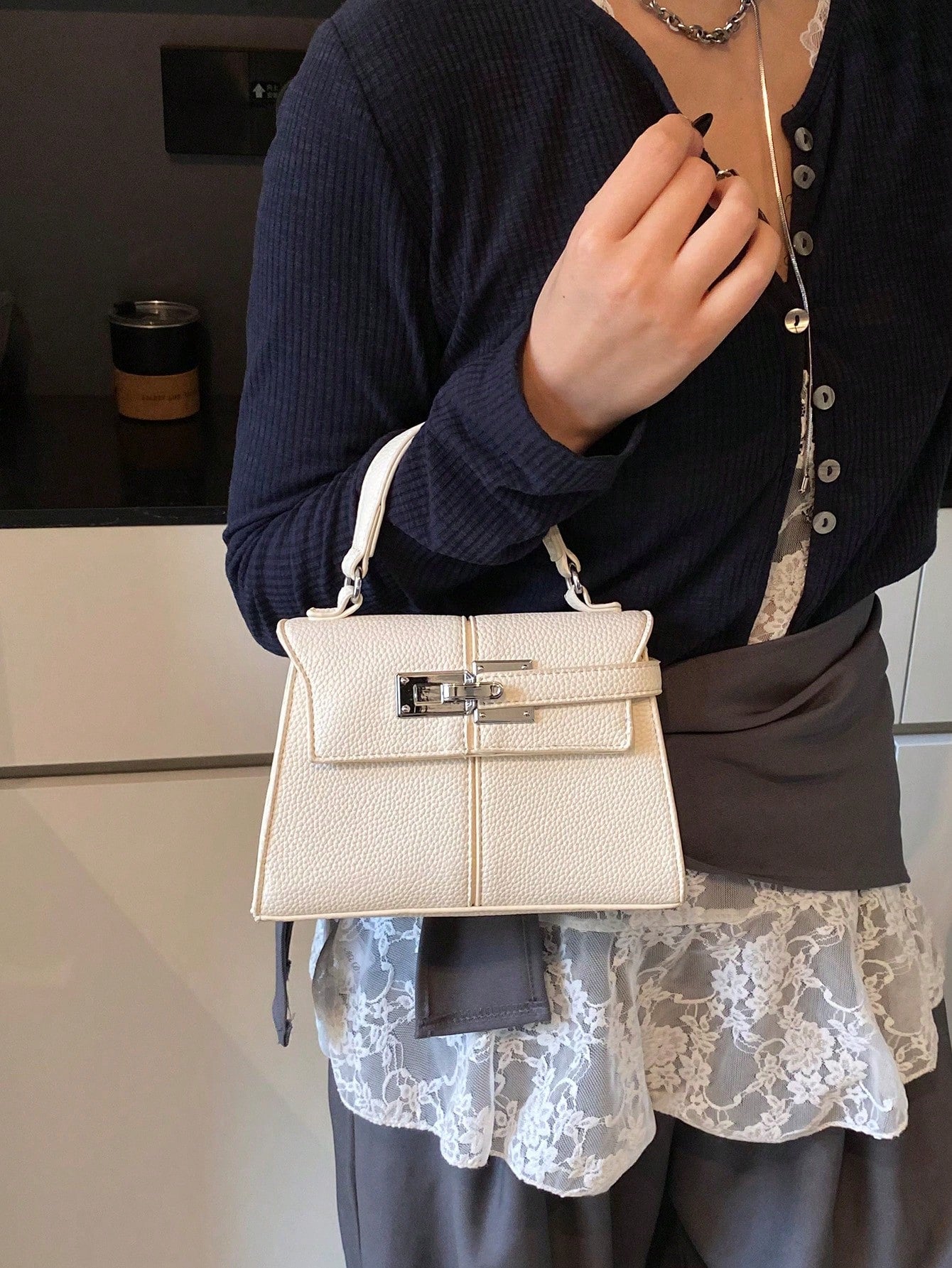 Sac bandoulière PU imperméable ajustable avec fermeture magnétique