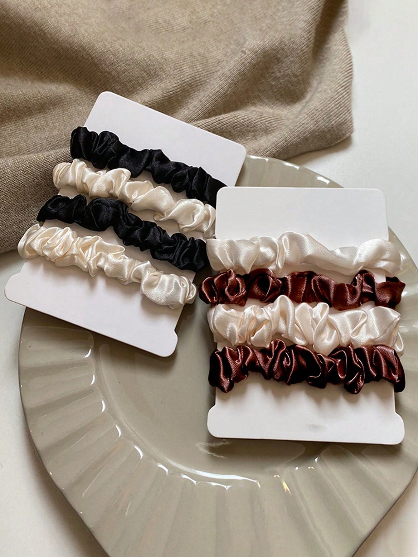 Chouchous satin 8 pièces - noir, blanc, marron