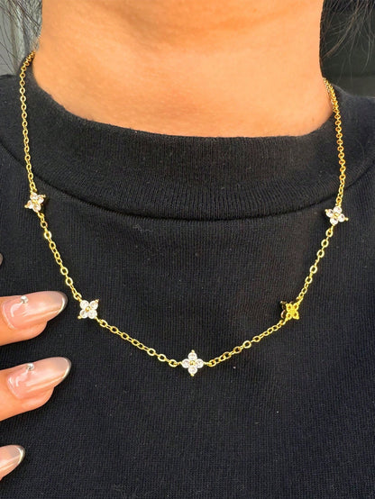 Collier pendentif quadrilobé zircone cubique