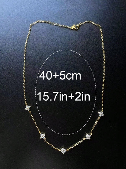 Collier pendentif quadrilobé zircone cubique